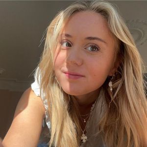 Meet your Posher, Ella